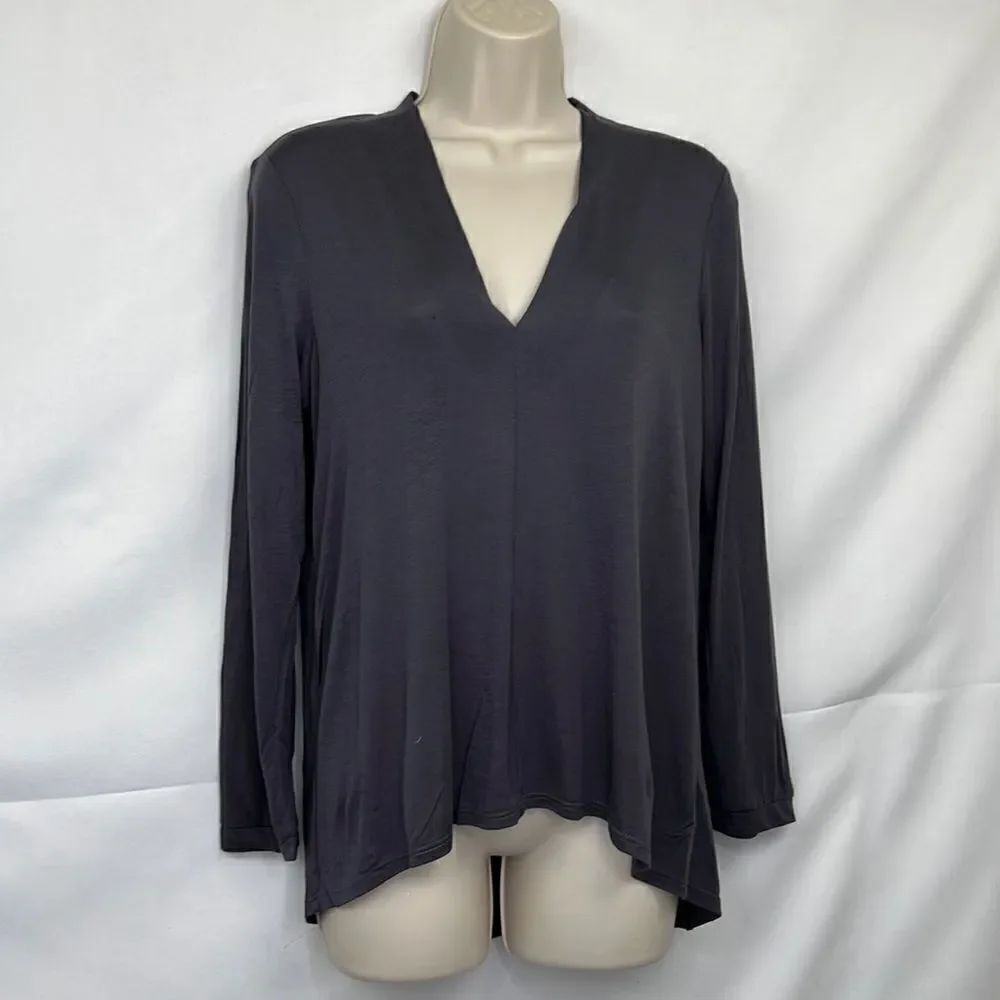 Lanston REVOLVE dusty purple deep v neck top NWT size small